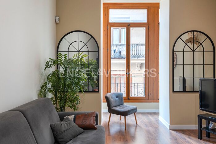 Casas en venta y pisos alquiler - 1