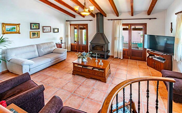 Casas en venta y pisos alquiler - 3