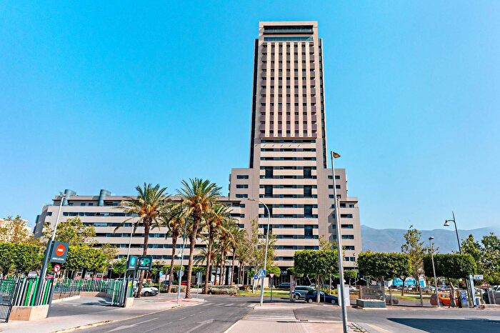 Piso en venta en El Ejido Ciudad, Plaza de la Luz de 3 habitaciones
