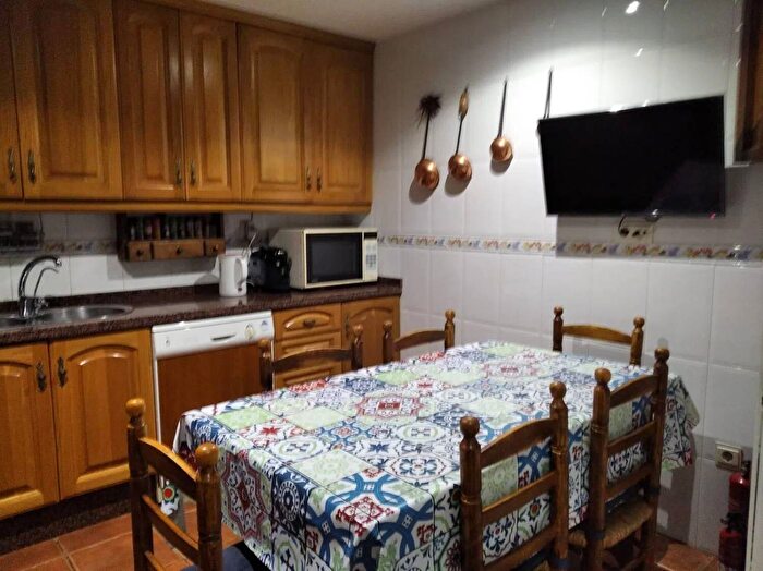 Casas en venta y pisos alquiler - 3