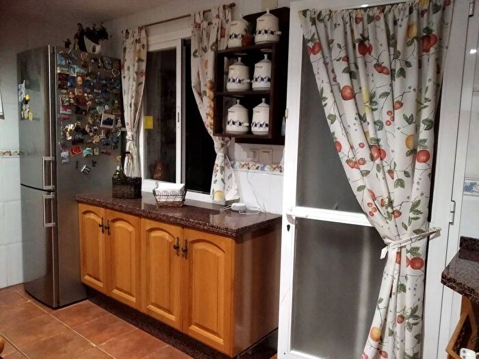 Casas en venta y pisos alquiler - 2