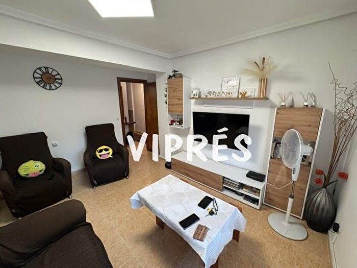 Casas en venta y pisos alquiler - 1