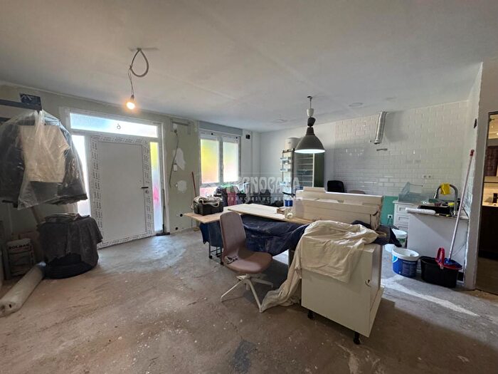 Casas en venta y pisos alquiler - 1