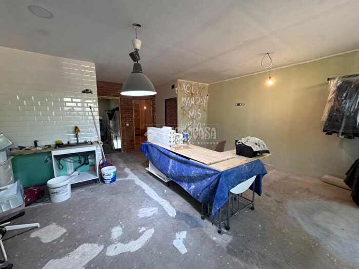 Casas en venta y pisos alquiler - 3