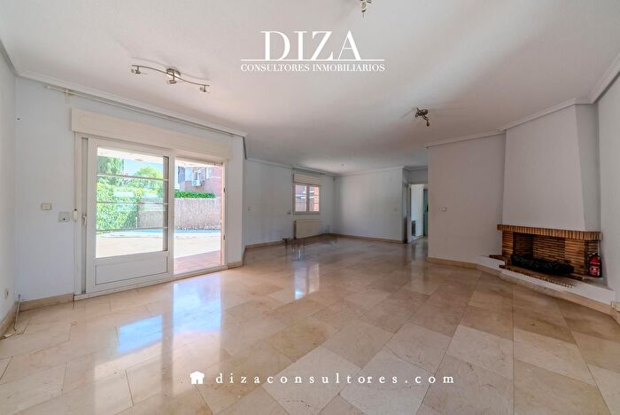 Casas en venta y pisos alquiler - 3