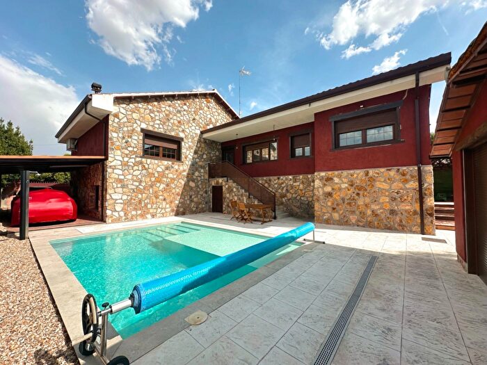 Casas en venta y pisos alquiler - 1