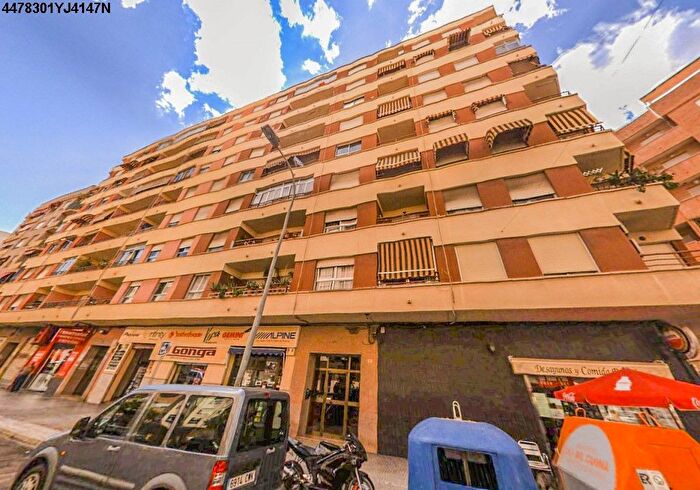 Casas en venta y pisos alquiler - 1
