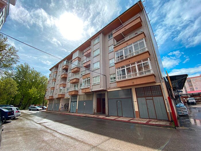 Casas en venta y pisos alquiler - 1
