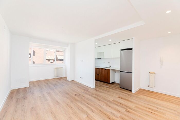 Casas en venta y pisos alquiler - 2