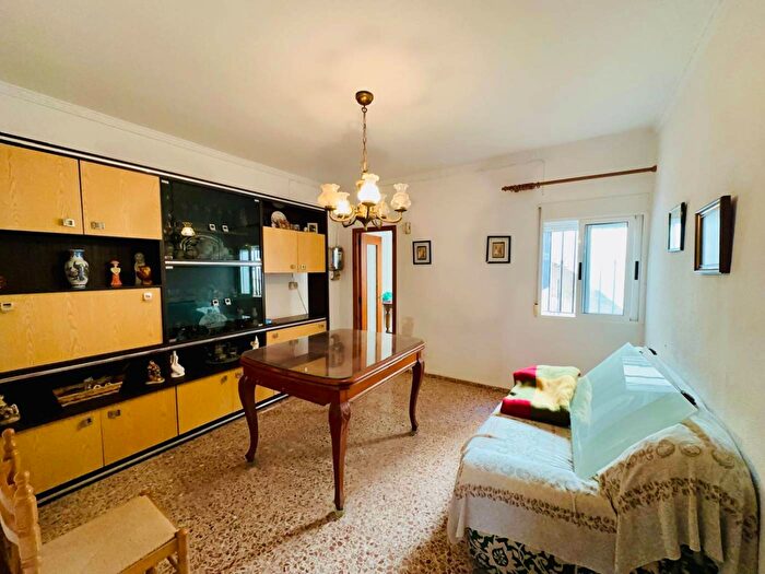 Casas en venta y pisos alquiler - 1
