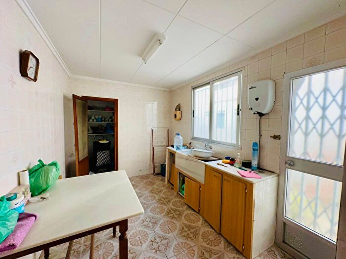 Casas en venta y pisos alquiler - 2