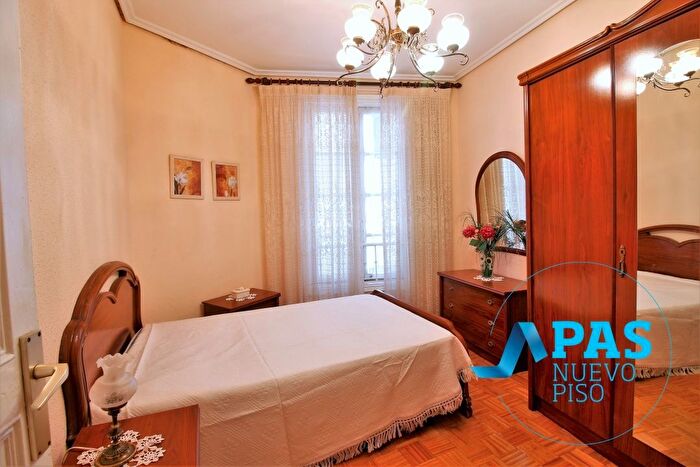 Casas en venta y pisos alquiler - 3