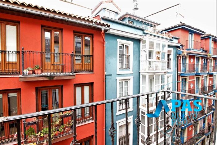 Casas en venta y pisos alquiler - 2