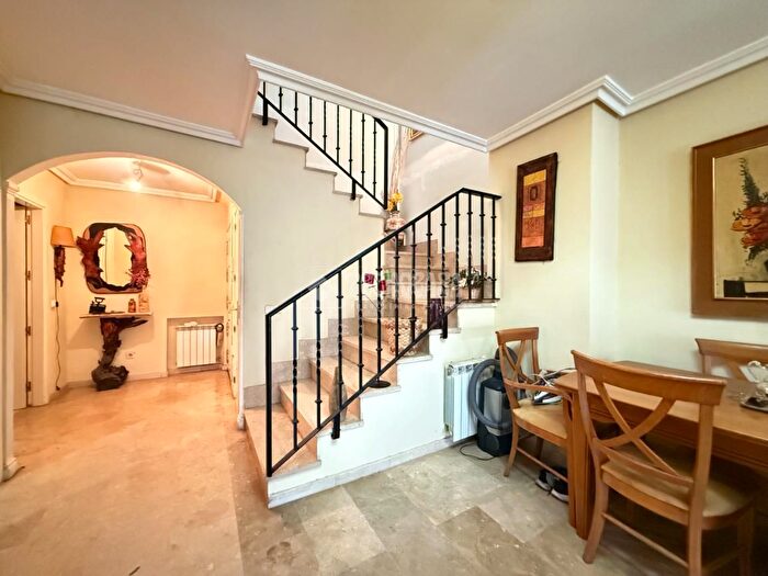 Casas en venta y pisos alquiler - 3