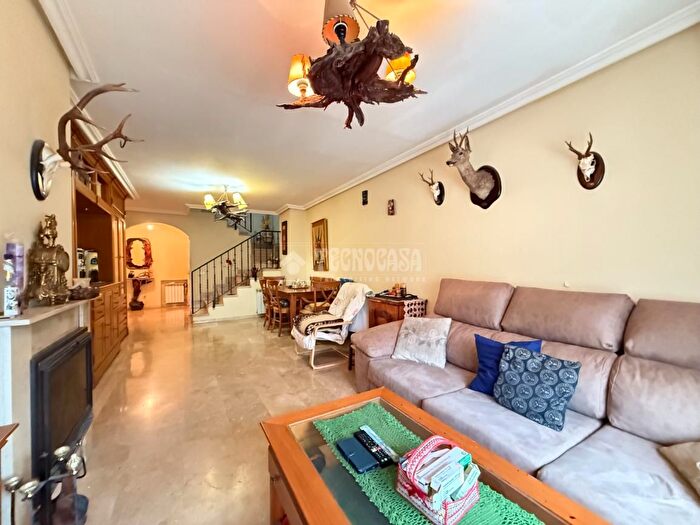 Casas en venta y pisos alquiler - 2