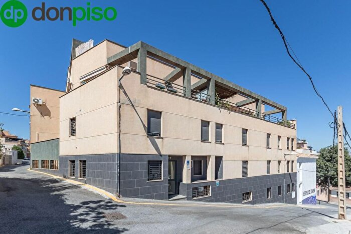 Piso en venta en Barrio de la Vega, Monachil de 2 habitaciones