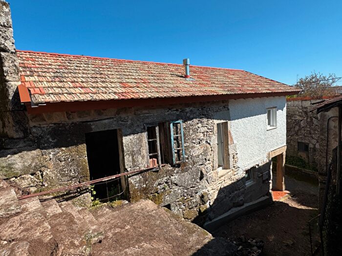 Casa en venta en Melón, Ourense de 2 habitaciones
