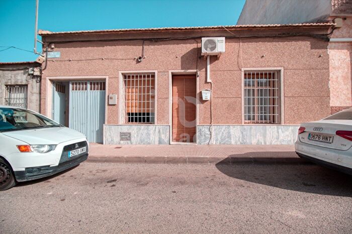 Casa en venta en Benejúzar, Alicante de 4 habitaciones
