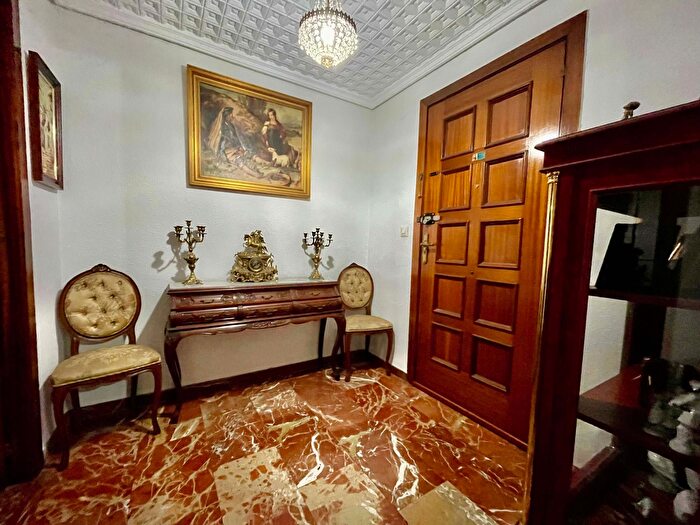 Casas en venta y pisos alquiler - 1