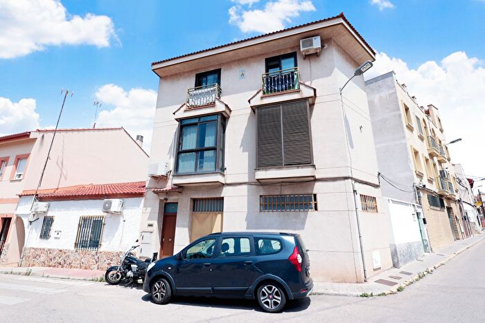 Casas en venta y pisos alquiler - 1