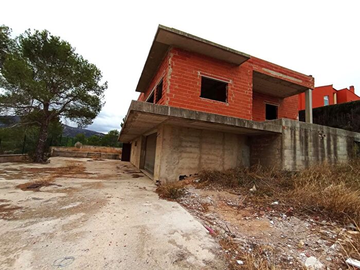 Casas en venta y pisos alquiler - 1
