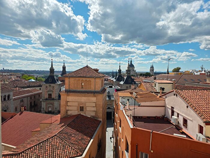 Casas en venta y pisos alquiler - 1