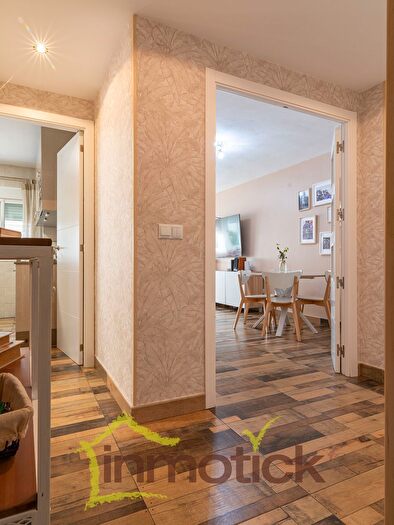 Casas en venta y pisos alquiler - 3