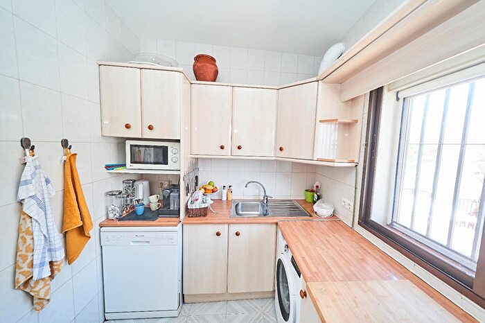 Casas en venta y pisos alquiler - 2