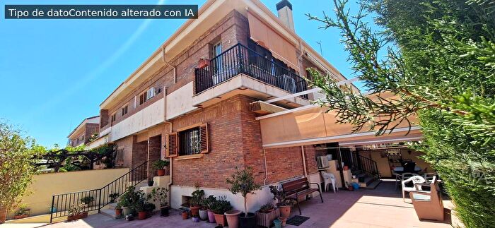 Casa en venta en Alfara del Patriarca, Valencia de 5 habitaciones