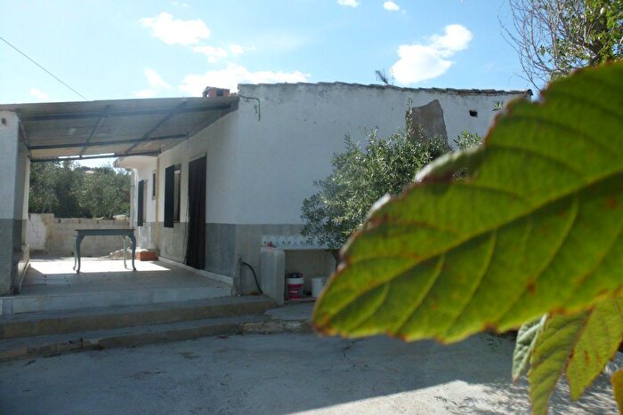 Casa en venta en El Pilar, Ontinyent de 3 habitaciones