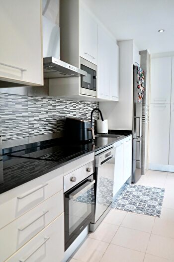 Casas en venta y pisos alquiler - 3