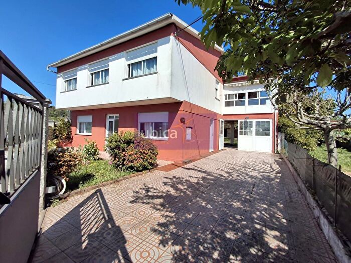 Casa en venta en Tui, Pontevedra de 5 habitaciones
