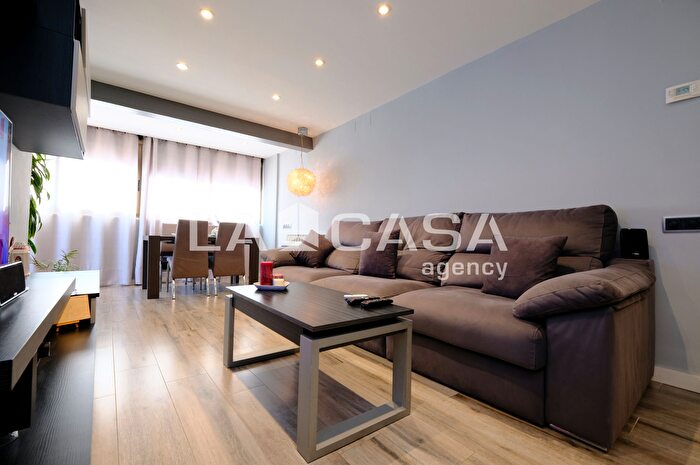 Casas en venta y pisos alquiler - 1