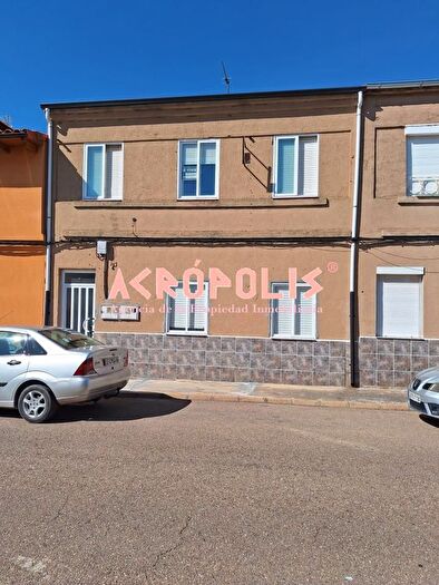 Casas en venta y pisos alquiler - 2