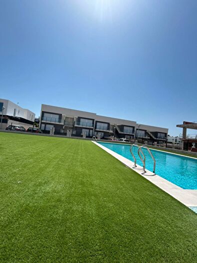 Casas en venta y pisos alquiler - 1