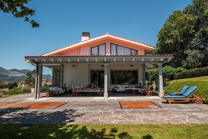 Casa en venta en Zaratamo, Bizkaia de 5 habitaciones