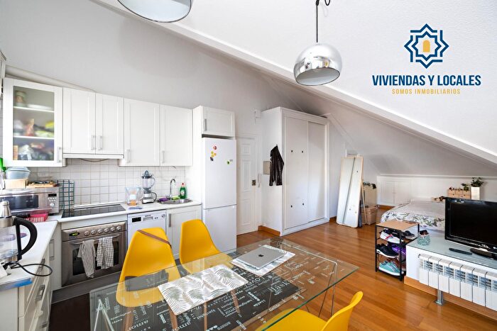 Casas en venta y pisos alquiler - 3