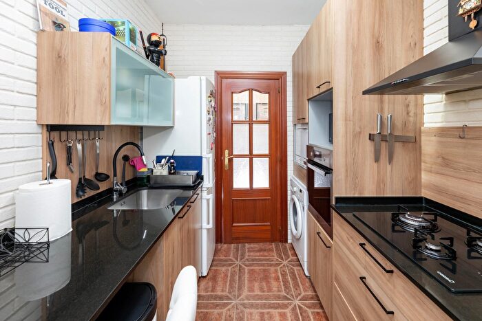 Casas en venta y pisos alquiler - 2