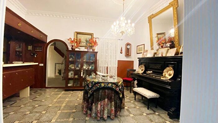 Casas en venta y pisos alquiler - 2