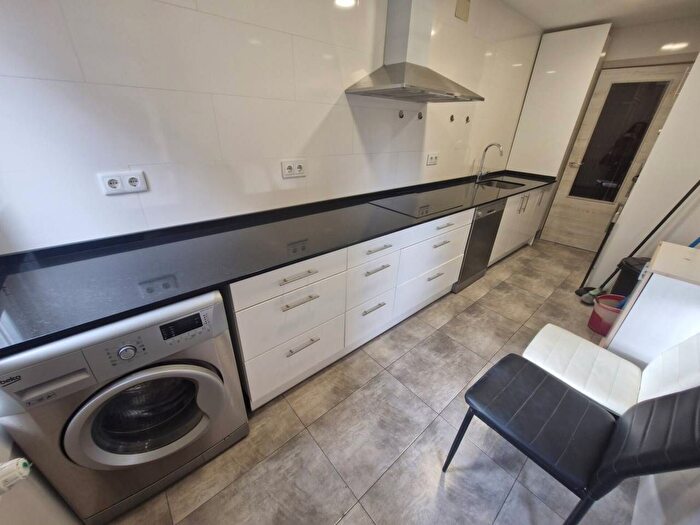Casas en venta y pisos alquiler - 1