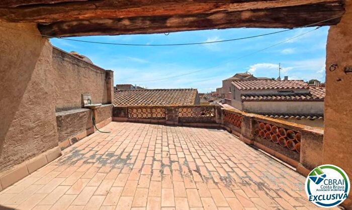 Casa en venta en Peralada, Girona de 6 habitaciones