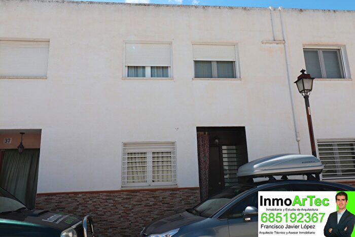 Casa en venta en Moclín, Granada de 3 habitaciones