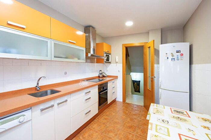 Casas en venta y pisos alquiler - 2
