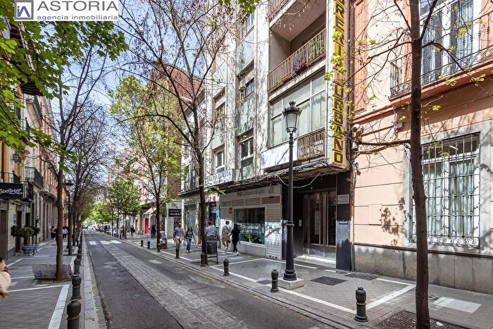 Casas en venta y pisos alquiler - 1