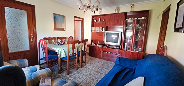 Casas en venta y pisos alquiler - 1