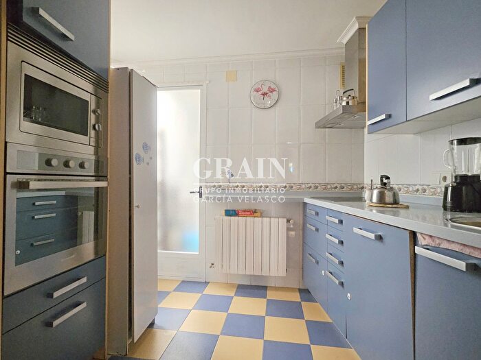 Casas en venta y pisos alquiler - 3