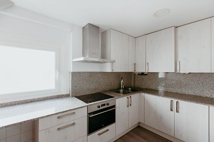 Piso en venta en Perpetuo Socorro, Huesca Capital de 3 habitaciones