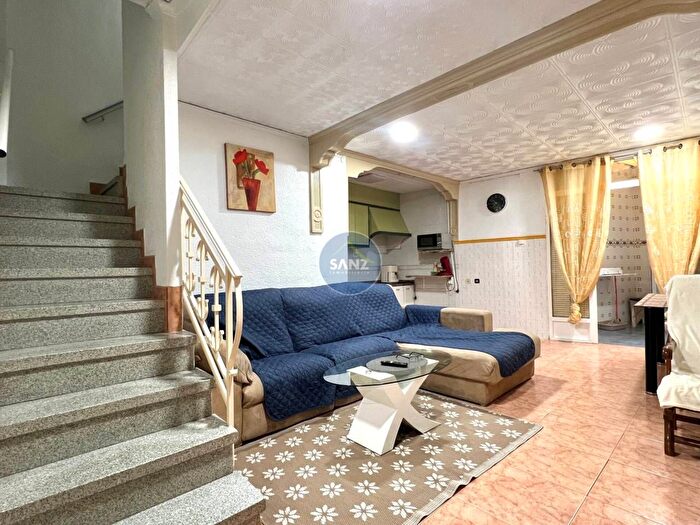 Casas en venta y pisos alquiler - 1