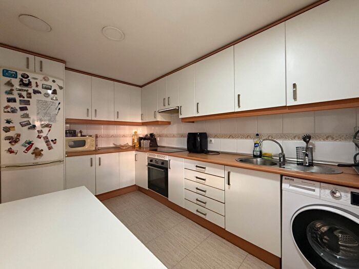 Casas en venta y pisos alquiler - 2