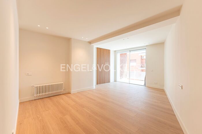 Piso en alquiler en Chamberí, Almagro de 3 habitaciones